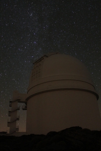 gran cpula bajo estrellas